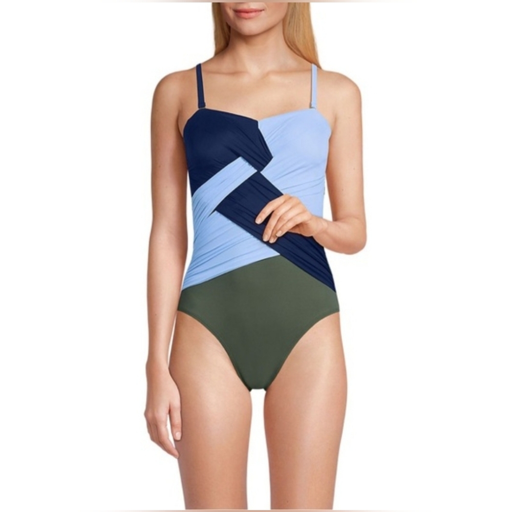 NWOT Lands End SlenderSuit Pleated Low Leg One Piece Swimsuit, Womens 4